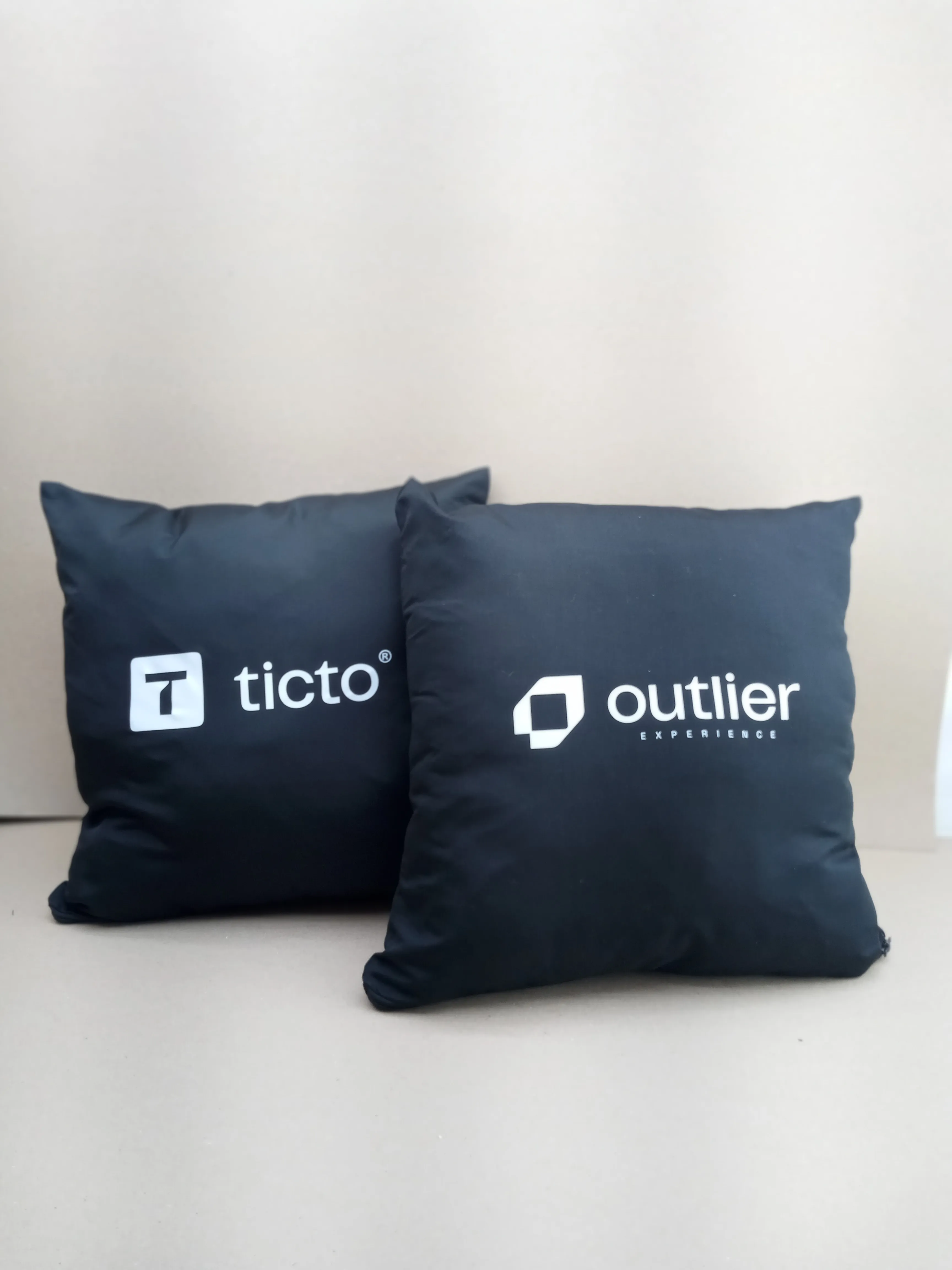 Almofadas Personalizadas TMB - Miniatura 3