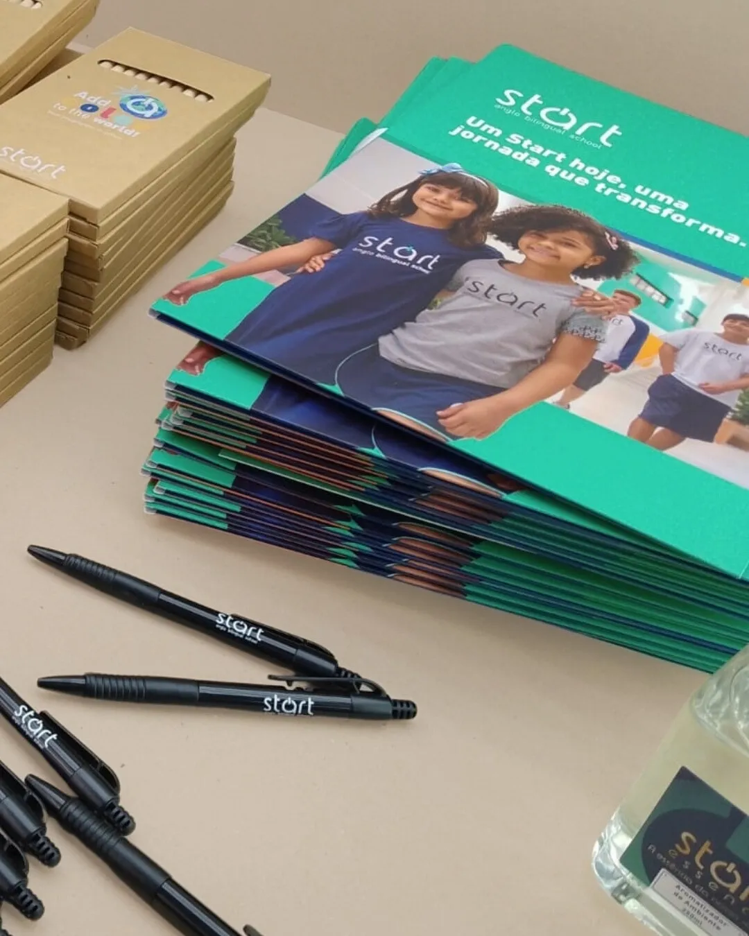 Case Anglo Alphaville: Kit Educacional Personalizado - Imagem 1