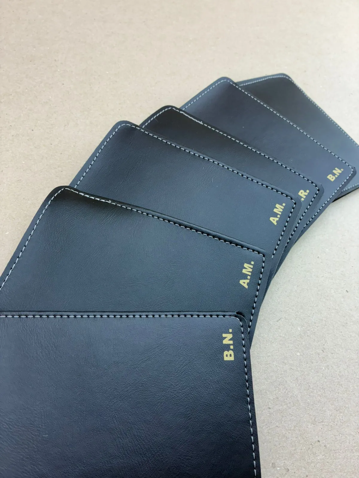 Porta-Crachás Corporativos - Miniatura 3